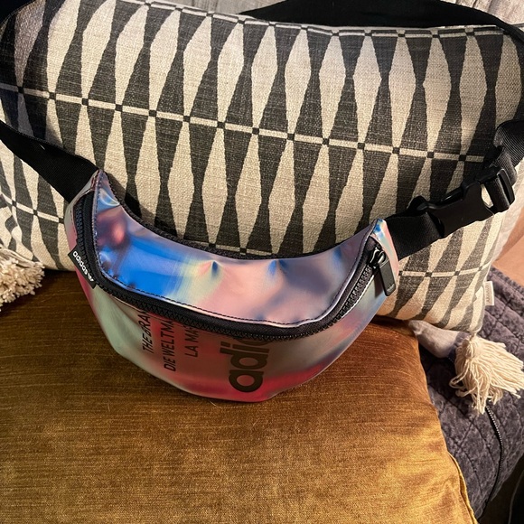 Adidas originals Holographic bum bag . Hip pack . Fanny pack - Picture 3 of 7